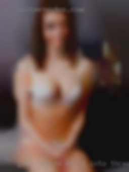 Girl talked milfs into threesom near Channelview.